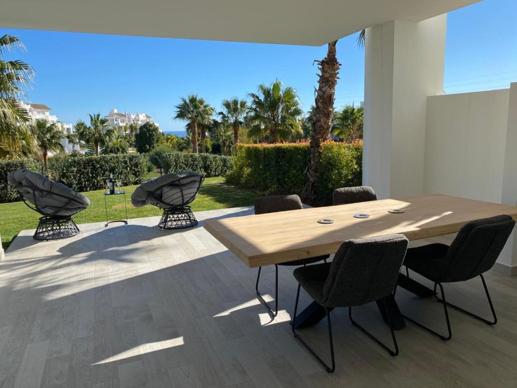 Palmsea Marbella-Estepona Buenas Noches المظهر الخارجي الصورة