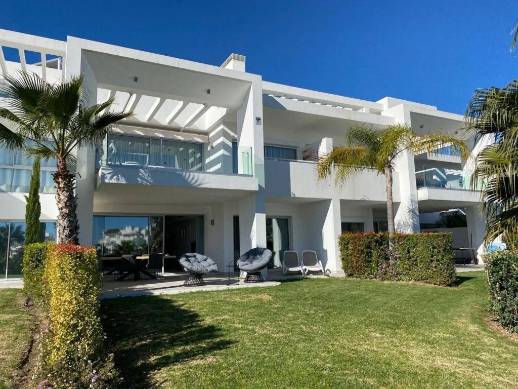 Palmsea Marbella-Estepona Buenas Noches المظهر الخارجي الصورة