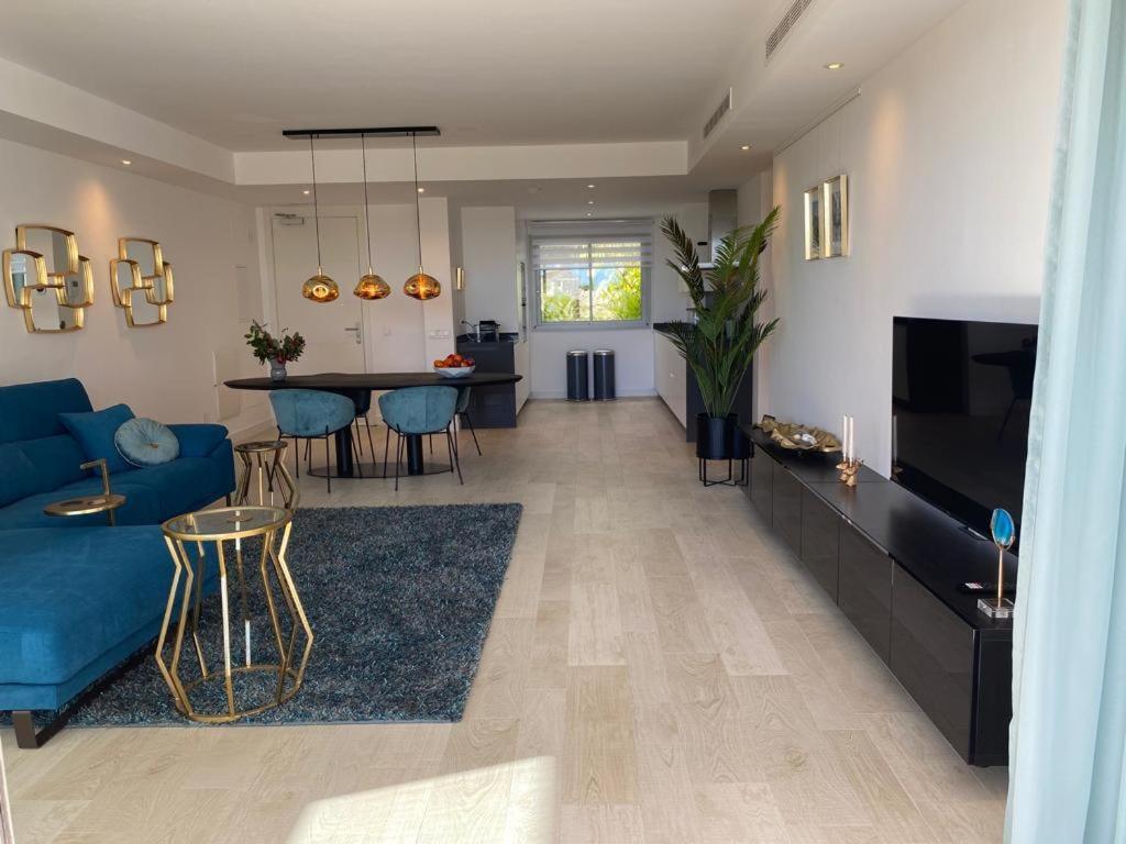 Palmsea Marbella-Estepona Buenas Noches المظهر الخارجي الصورة