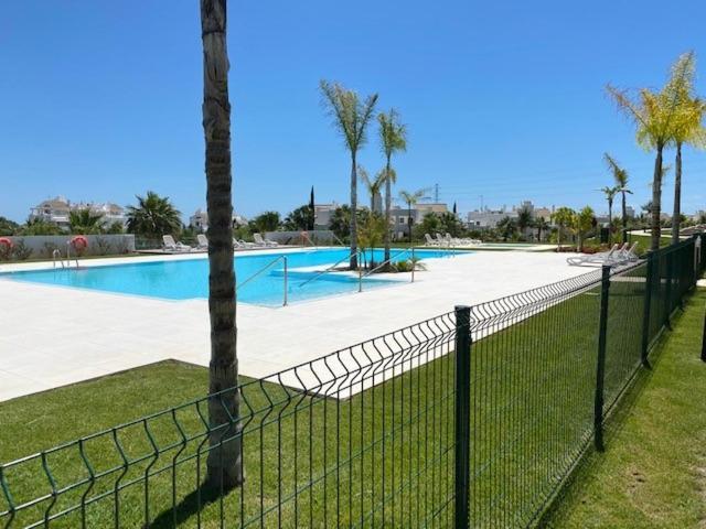 Palmsea Marbella-Estepona Buenas Noches المظهر الخارجي الصورة